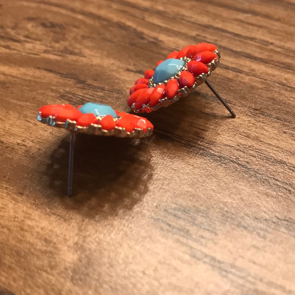 Flower studs - Picture 2 of 2